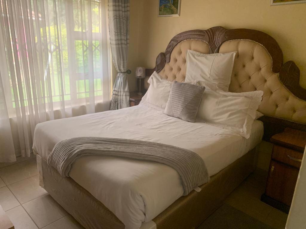 The Crown Inn Guest House Northwood Bagian luar foto