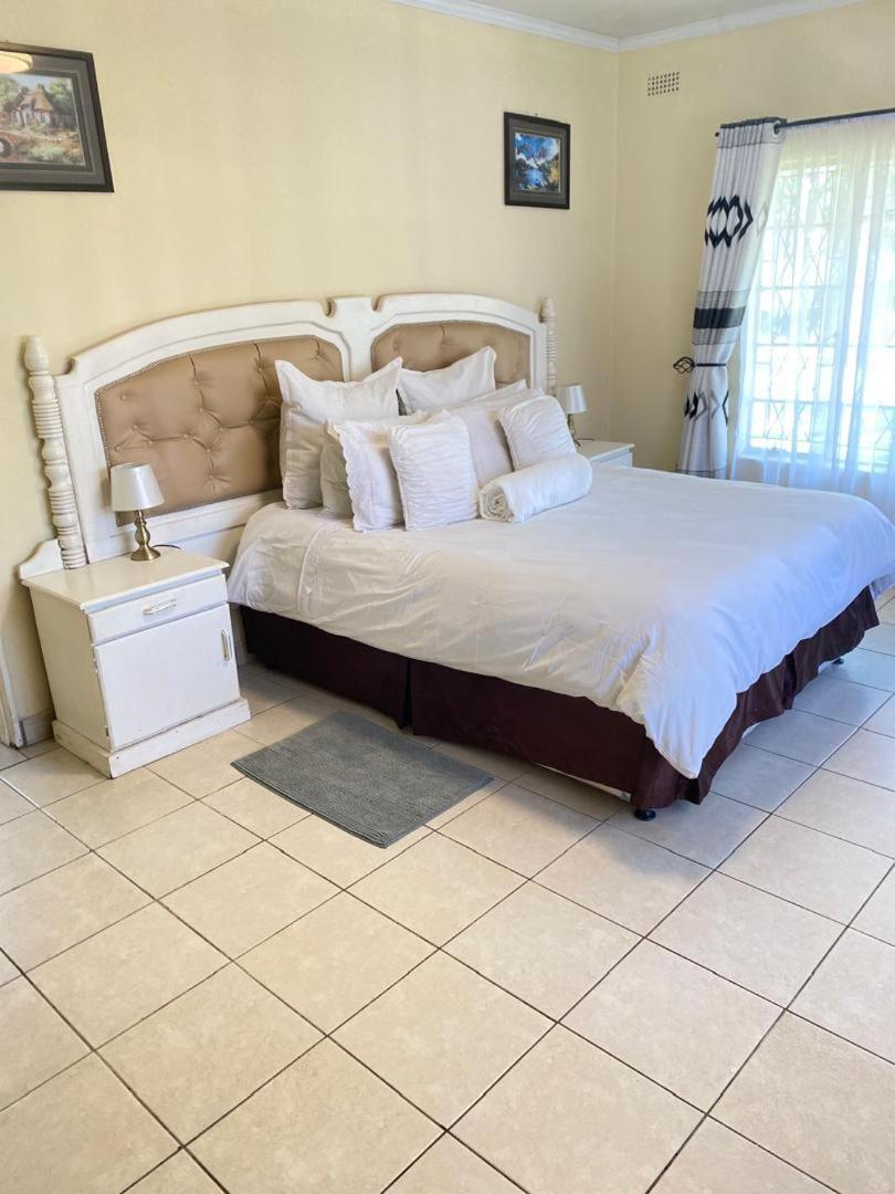 The Crown Inn Guest House Northwood Bagian luar foto